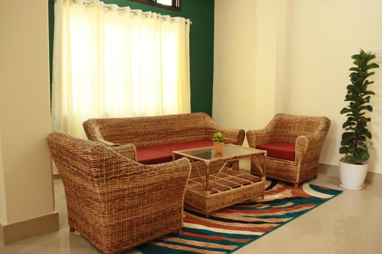 Joy'S Bnb Imphal Bagian luar foto